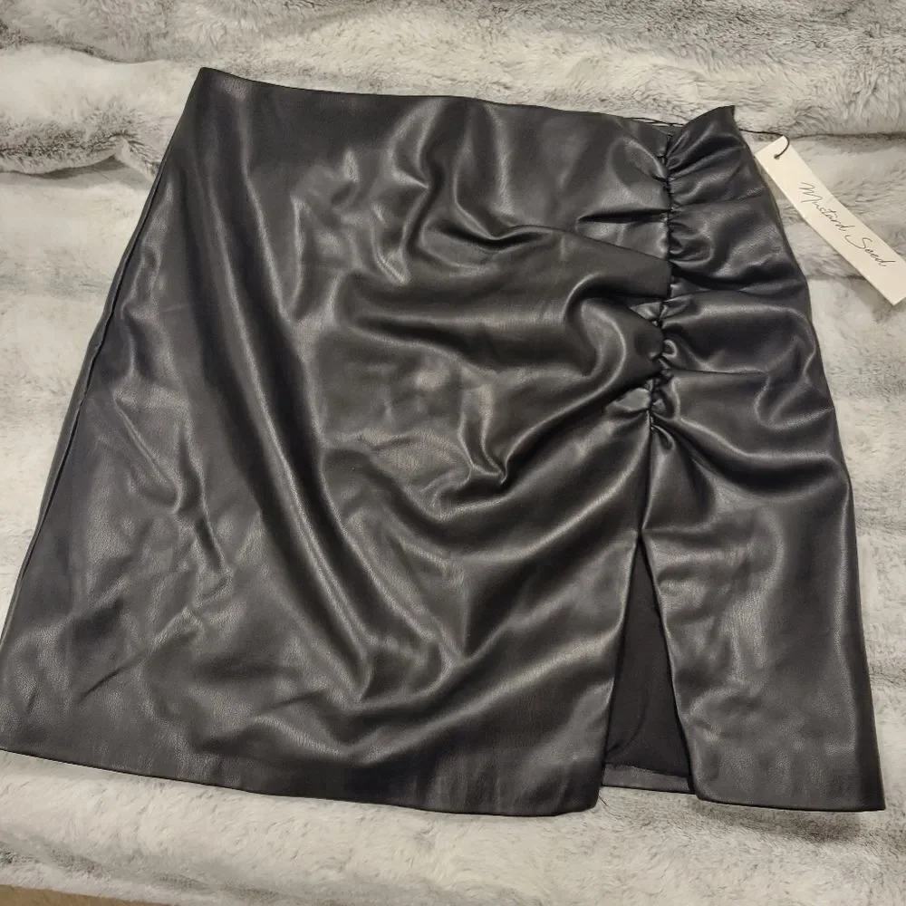 Mustard Seed pleather skirt, Large